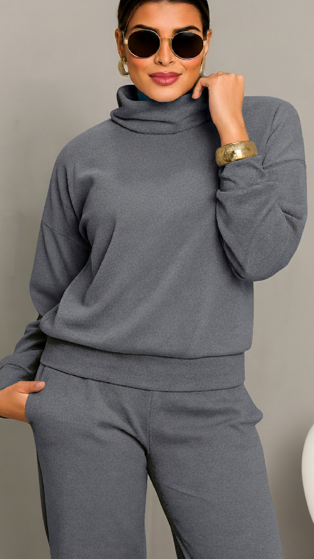 Conjunto de moletom cinza elegante.