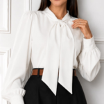 Blusa Ravena: Laço ou Gravatinha manga Longa com botões de Renda